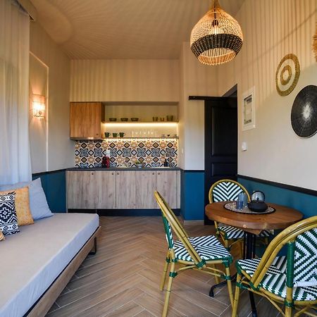 Krissaia Seaside Suites Galaxídhion Dış mekan fotoğraf